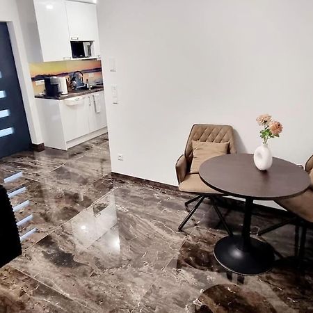Einliegerwohnung Neu In Vaihingen Enz Horrheim Vaihingen an der Enz Exterior foto